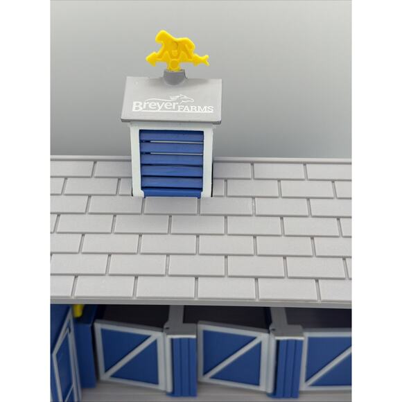 Breyer Farms Home at the Barn Playset Stable Fences Horse Lamb Dog Hen 59241 - Picture 2 of 7